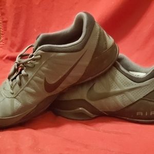 Nike Air Ring Leader Low Basketball 488702-002